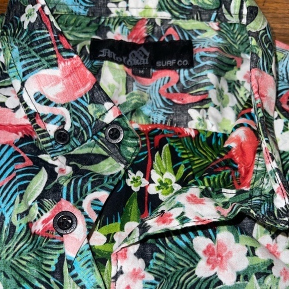 Molokai Hawaiian Shirt Camp Shirt Button up Hawaiian Flamingo Top Size M - Picture 4 of 4